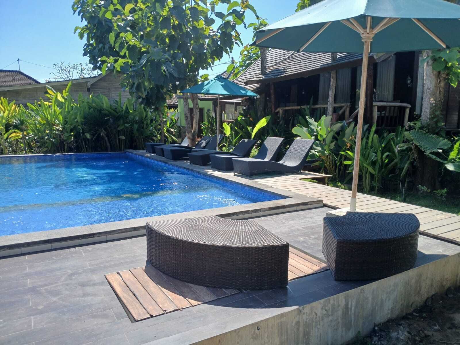 Kolam renang outdoor
