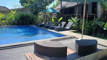 Kolam renang outdoor
