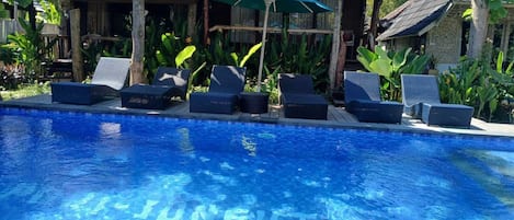 Utomhuspool
