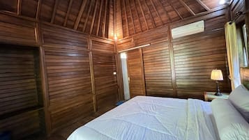 In-room safe, free WiFi