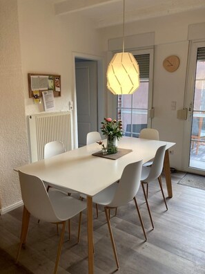 تناول الطعام