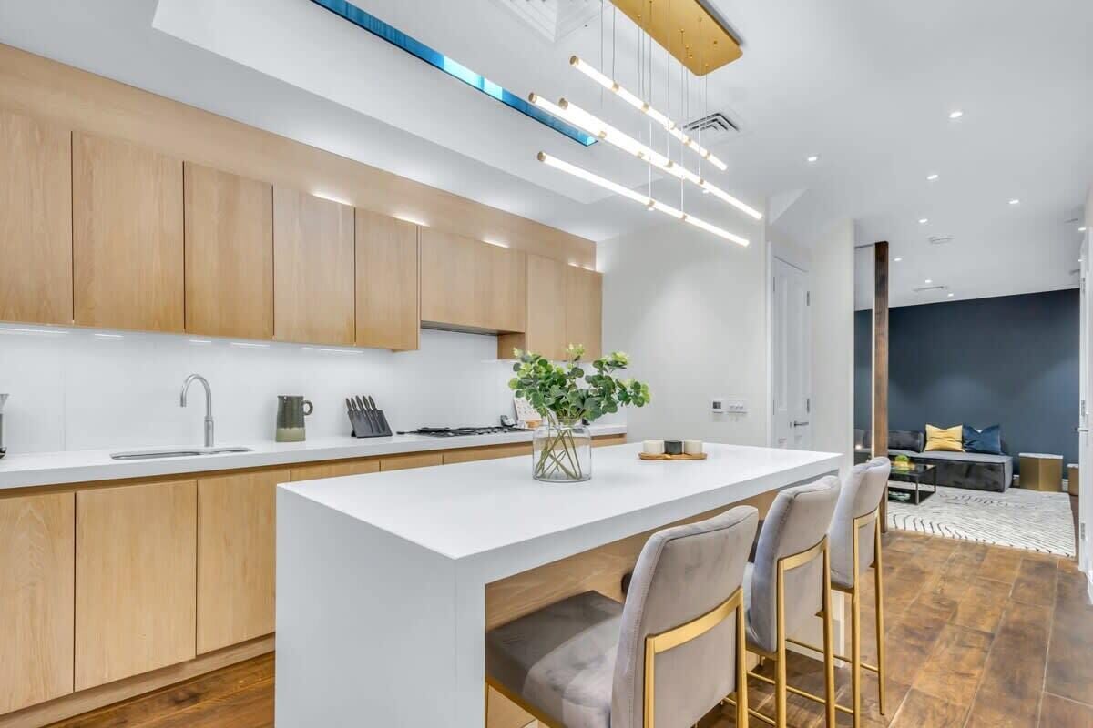 冰箱、微波炉、烤箱、炉灶