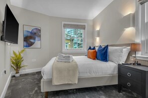 3 slaapkamers, een bureau, een strijkplank/strijkijzer, wifi