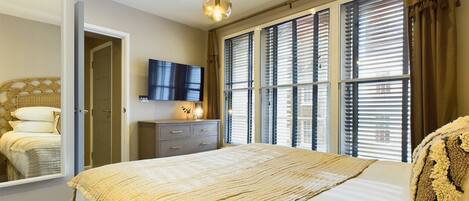 1 bedroom, iron/ironing board, travel cot, WiFi