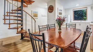 Dining - Cedar Cottage Unit 5 (Bright)
