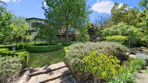 Property grounds - Berdea House @ Leura (Leura)