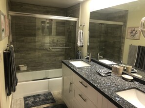 Shower, bidet, towels