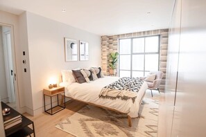 2 chambres, fer et planche à repasser, lit de bébé portatif, Wi-Fi