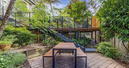 Grey Gum Lodge @ Woodford