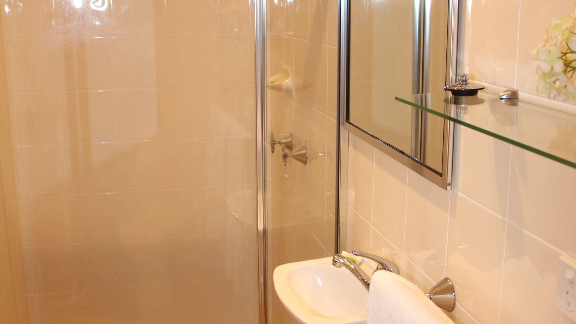 Shower, towels