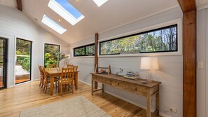 Dining - Leura Pines - 3 Bedroom Home (Leura)