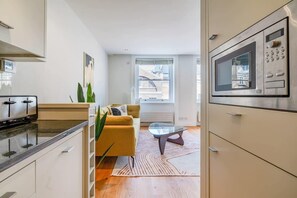 Interior - Modern Covent Garden Apartment in Prime Location (London)