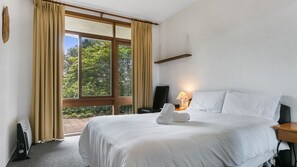 4 habitaciones, cuna de viaje, wifi gratis y ropa de cama