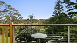 Outdoor dining - Solitary View @ Wentworth Falls (Wentworth Falls)