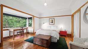 5 bedrooms, iron/ironing board, travel cot, free WiFi - Sunrise House @ Wentworth Falls (Hazelbrook)