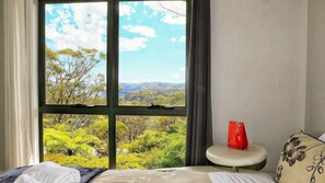 3 bedrooms, iron/ironing board, free WiFi