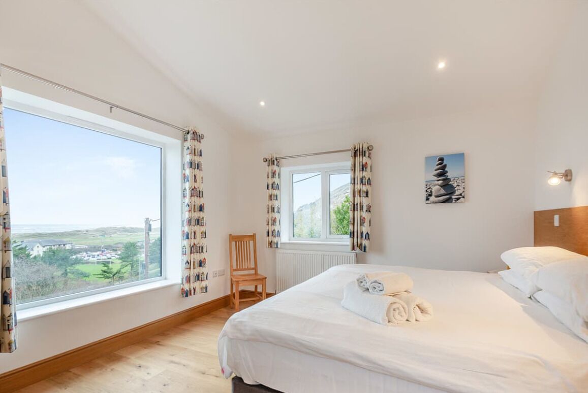 3 bedrooms, iron/ironing board, travel cot, WiFi