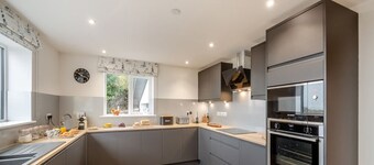 Spectacular Coastal House with Views Across Aberdovey Estuary