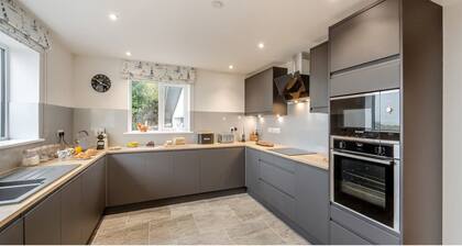 Spectacular Coastal House with Views Across Aberdovey Estuary