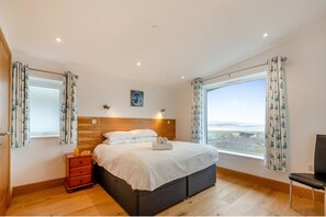 3 bedrooms, iron/ironing board, travel crib, WiFi