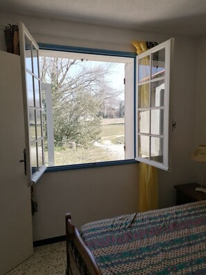 1 chambre, literie fournie