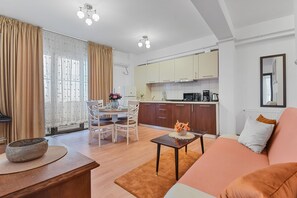 ファミリー アパートメント | リビング エリア