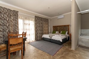 Deluxe Suite - Woodpeckers Guest House (Mbombela)