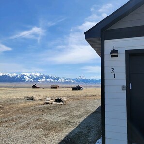 Exterior - Amazing Mountain View’s in a brand new build (Ennis)