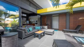 Televisión y oficina