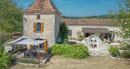 Beautiful pigeonnier tower gite in rural french setting with pool. Very peaceful