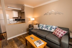 Family Suite, 1 King Bed with Sofa bed | Living area