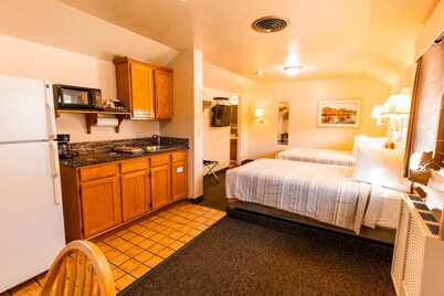 Woodland Motel