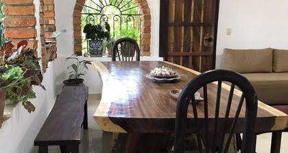 CASAS LAS PAROTAS - 3 BR, 2 Bath home, on hillside overlooking Yelapa Bay