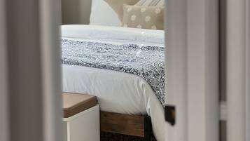 5 chambres, fer et planche à repasser, lit parapluie, Wi-Fi gratuit