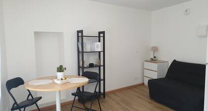 Seasonal rental: Studio n°3 in the city center of Lannion