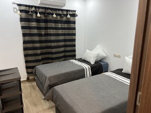 2 Schlafzimmer, Zimmersafe, Schreibtisch, kostenloses WLAN