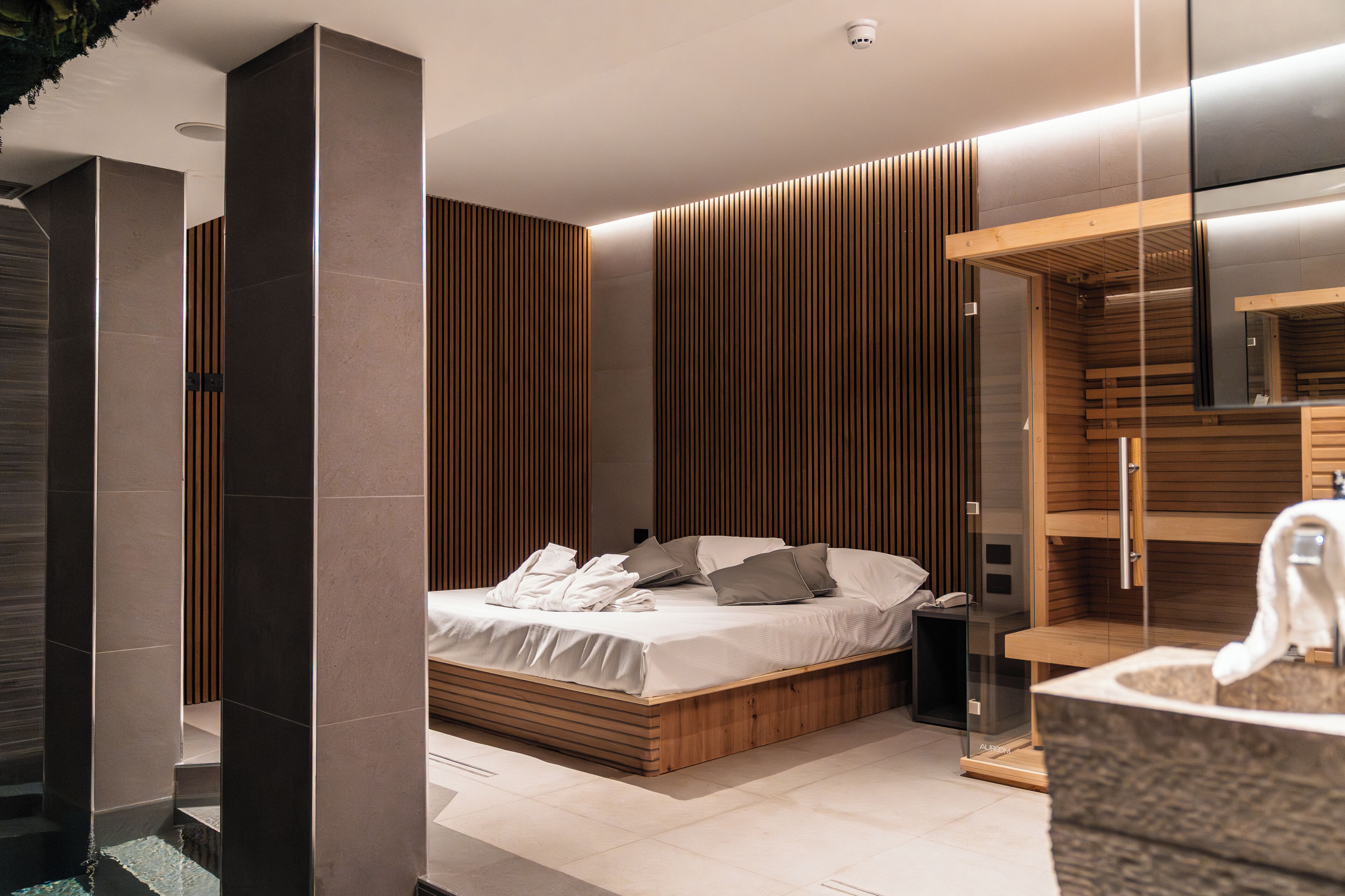 Sauna, Whirlpool, klassische Massagen, Massageanwendungen