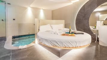 Sauna, hot tub, Swedish massages, massages