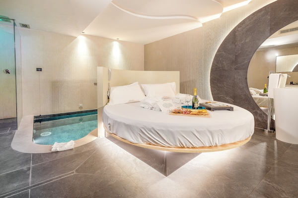 Sauna, hot tub, Swedish massages, massages
