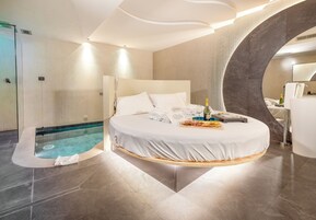 Sauna, hot tub, Swedish massages, massages