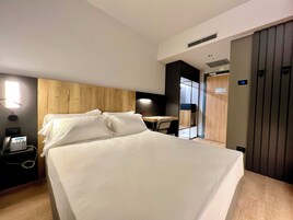 Minibar, in-room safe, soundproofing, cribs/infant beds