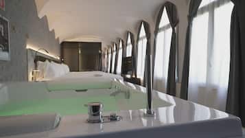 Presidential Suite | Down comforters, minibar, in-room safe, desk