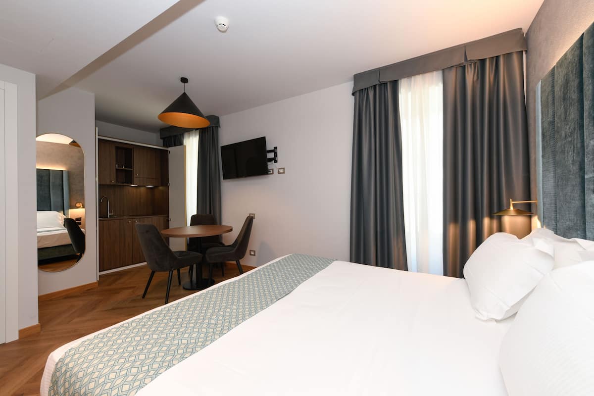 Superior studio | 1 slaapkamer, donzen dekbedden, een minibar, een kluis op de kamer