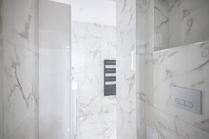 Haartrockner, Handtücher