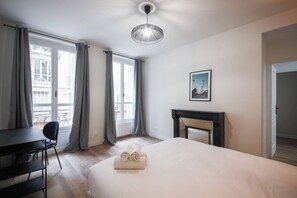 2 bedrooms, desk, iron/ironing board, travel crib - 1.Appart 4Pers#2 Chambres#Commerce#FullEquipped (Paris)