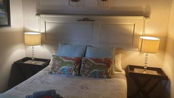 Basic Double Room | Iron/ironing board, free WiFi