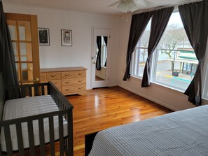3 bedrooms, desk, free WiFi, bed sheets