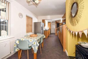 Dining - No 3 Brooklands - Central location (Filey)