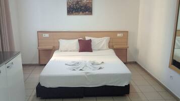 Literie de qualité supérieure, coffres-forts dans les chambres, bureau