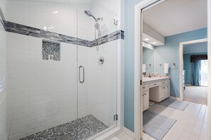 Bathroom - Waterfront Home on Lake Travis (Lakeway)